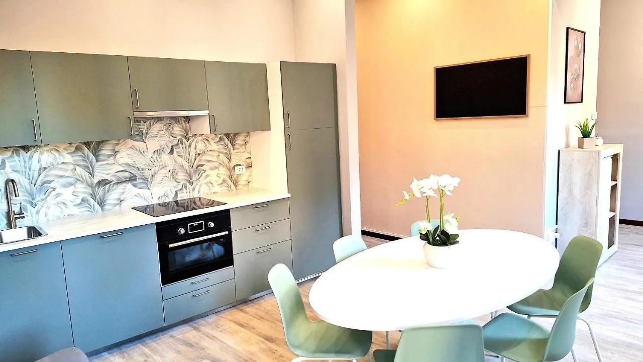 Civic153 - Al Glicine Apartments Verona